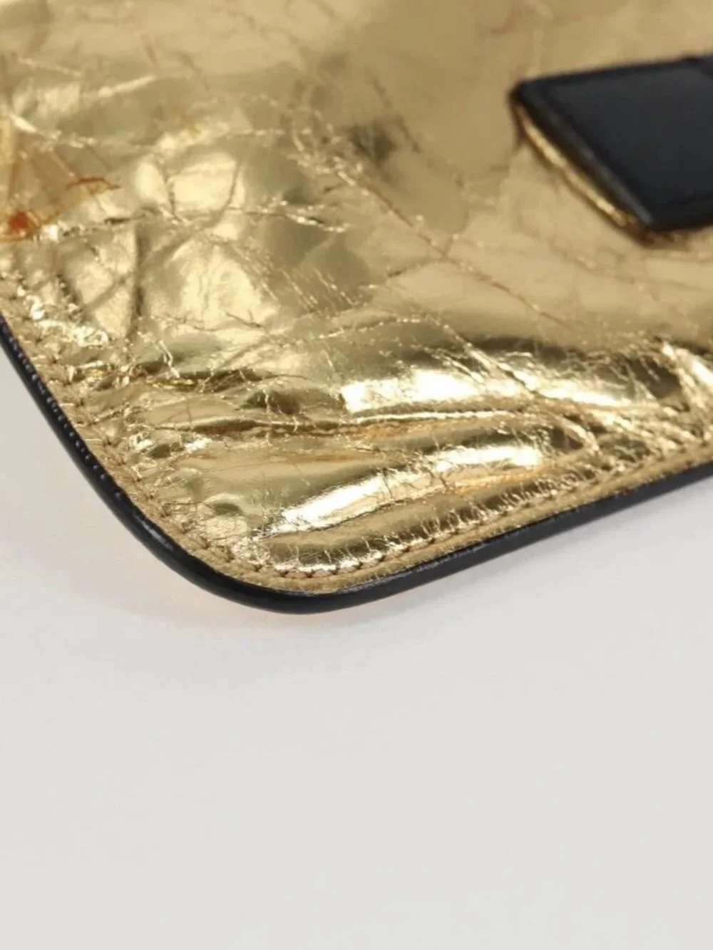 CHANEL brand	chanel color	gold